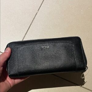 TUMI Black Textured Wallet with silver hardware- excellent condition